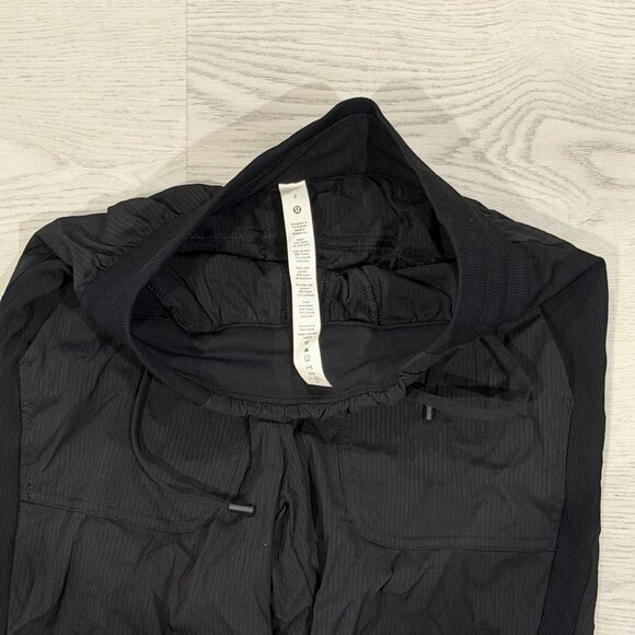 Lululemon Dance Studio Jogger Pants Black Size 2 Mid-Rise Crop EUC - Picture 4 of 4